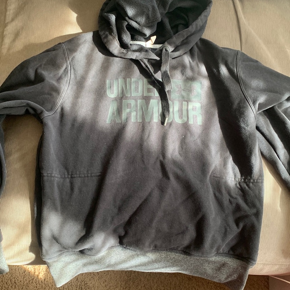 Used in good condition has zipper pocket